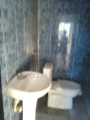 3 Bedroom Apartment for Rent, Roadside, Top, Can Go for Office