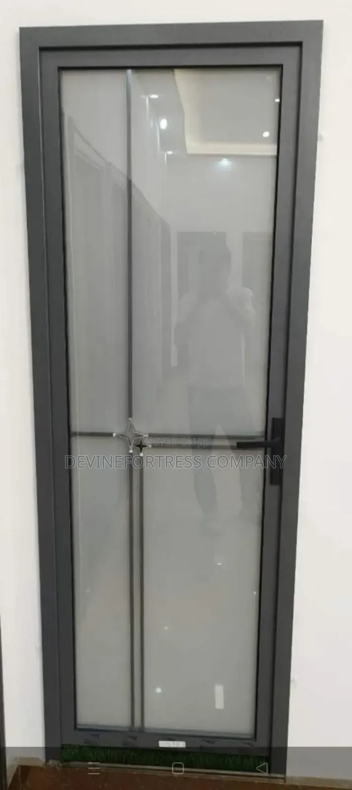 Bathroom Glass Foor Ash Color for All Bedroom