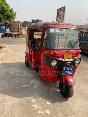 Bajaj RE 2024 Red