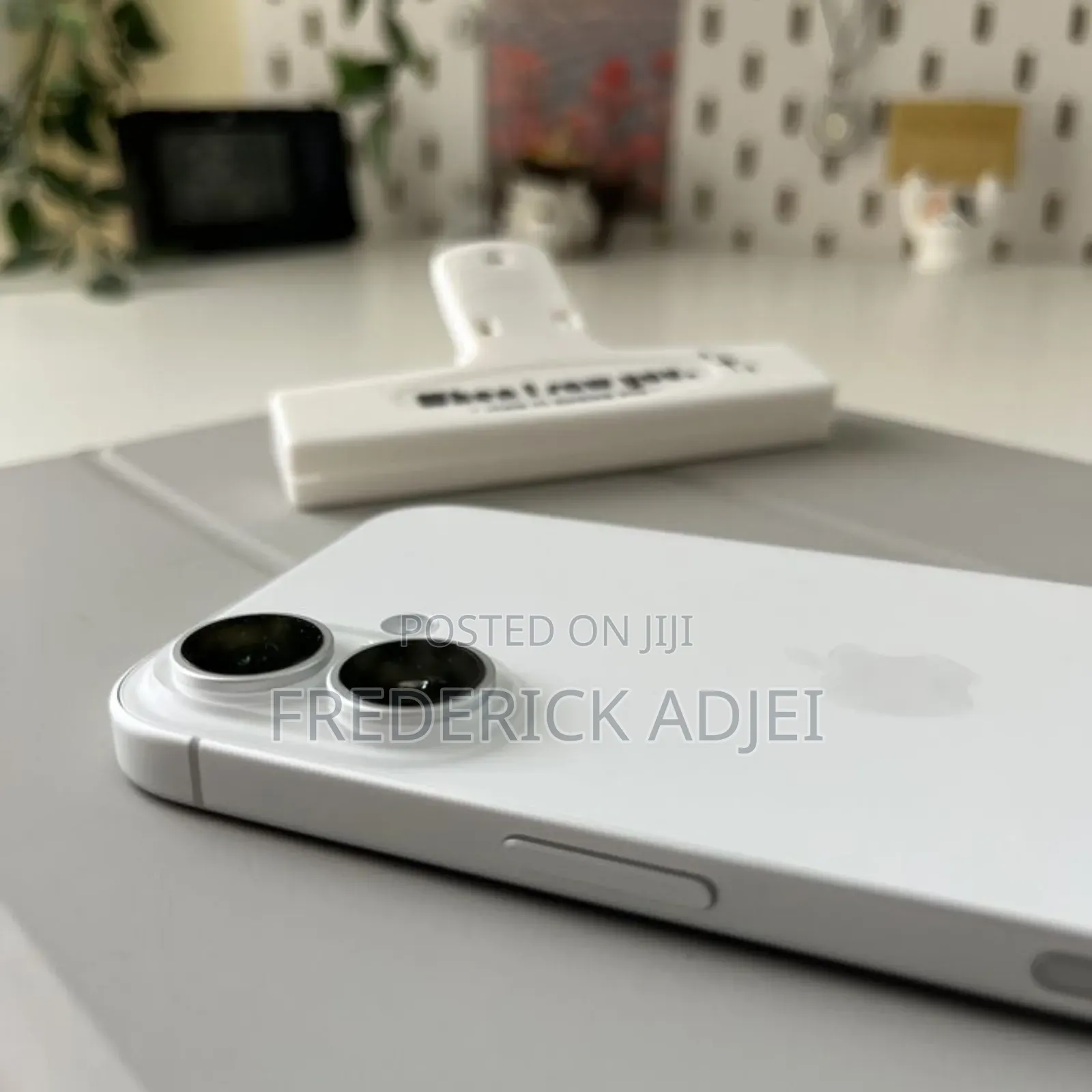 New Apple iPhone 16 128 GB White