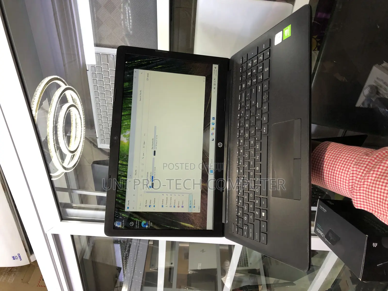 Laptop HP 15-dw1197nia 16GB Intel Core i7 HDD+SSD 2T