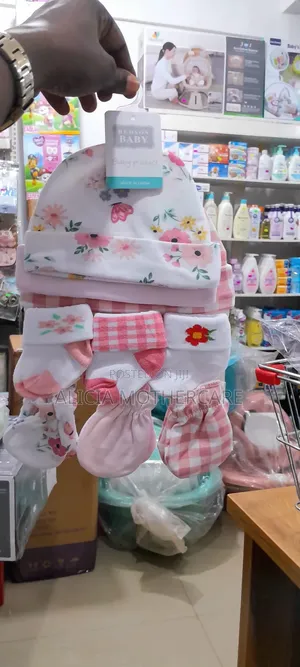 Hudson Baby Cap,Socks and Mittens Set