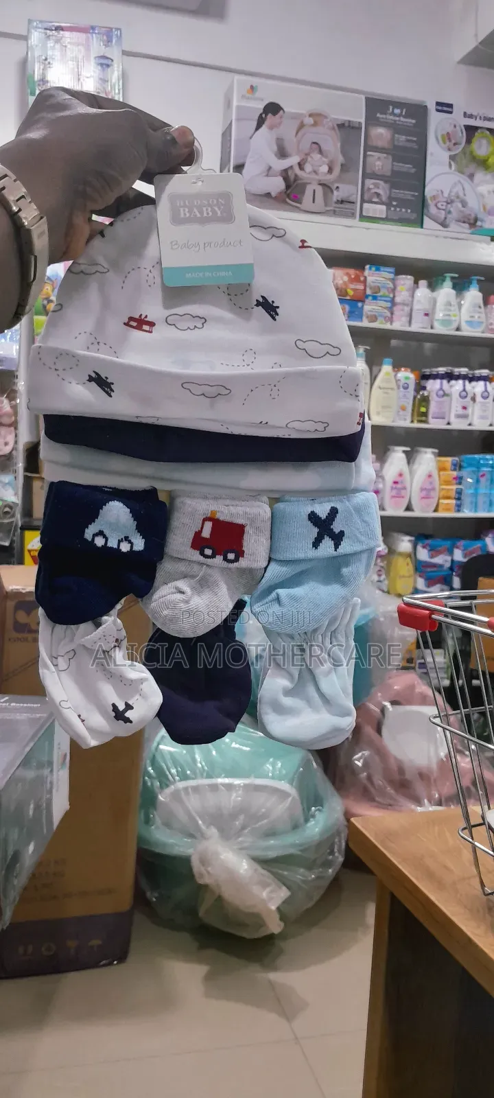 Hudson Baby Cap,Socks and Mittens Set