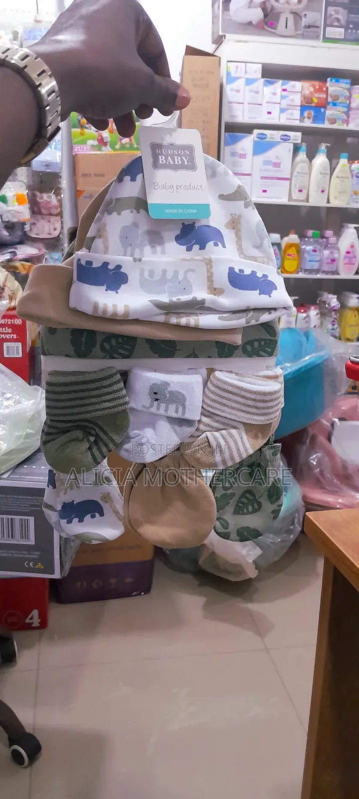 Hudson Baby Cap,Socks and Mittens Set
