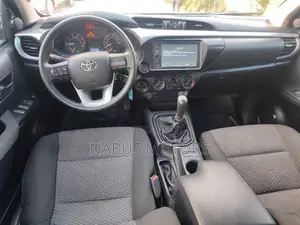 Toyota Hilux Revo Double Cab Deisel 2.8 AWD 2022 Orange