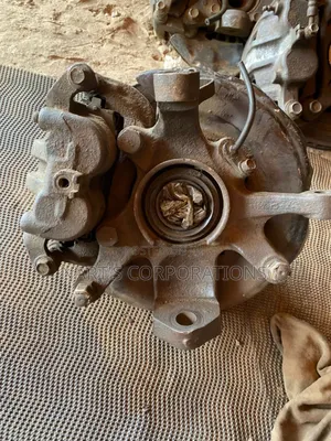 Nissan Pickup Hardbody. Front Hub 4×4
