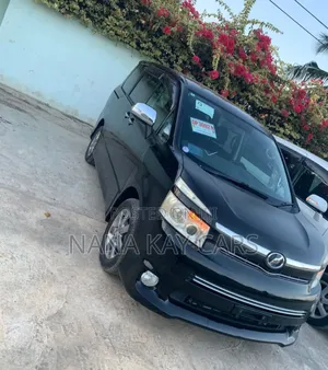 Toyota Voxy 2010 Black