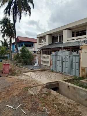 5bdrm Mansion in Enjoyy Estates, Tema Metropolitan for sale