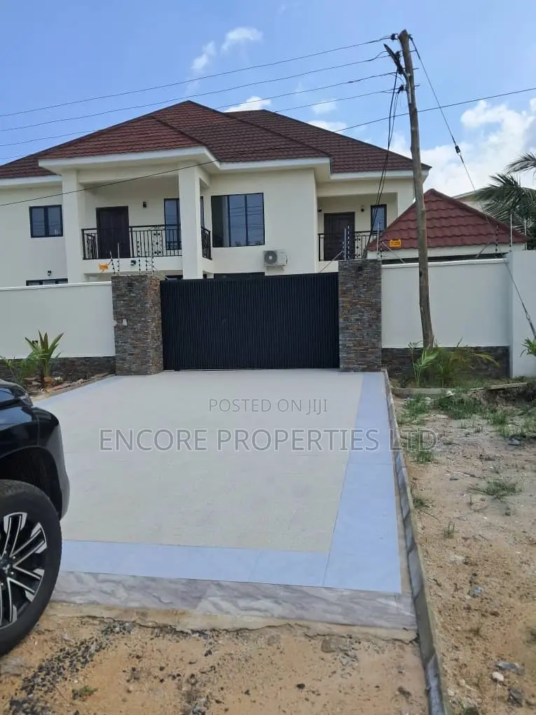 4bdrm House in Hydro Foam Estate, Haatso for sale