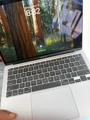 Laptop Apple MacBook Pro 2020 8GB Intel Core i5 SSD 256GB