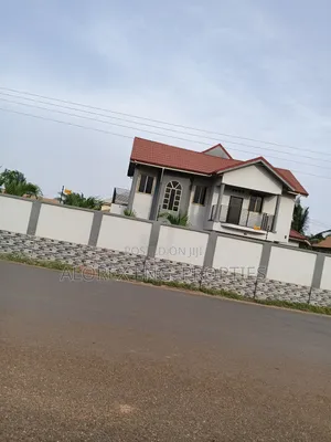 4bdrm Mansion in Adenta, Frafraha for rent