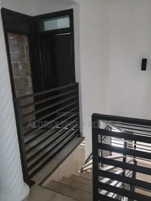 4bdrm Mansion in Adenta, Frafraha for rent