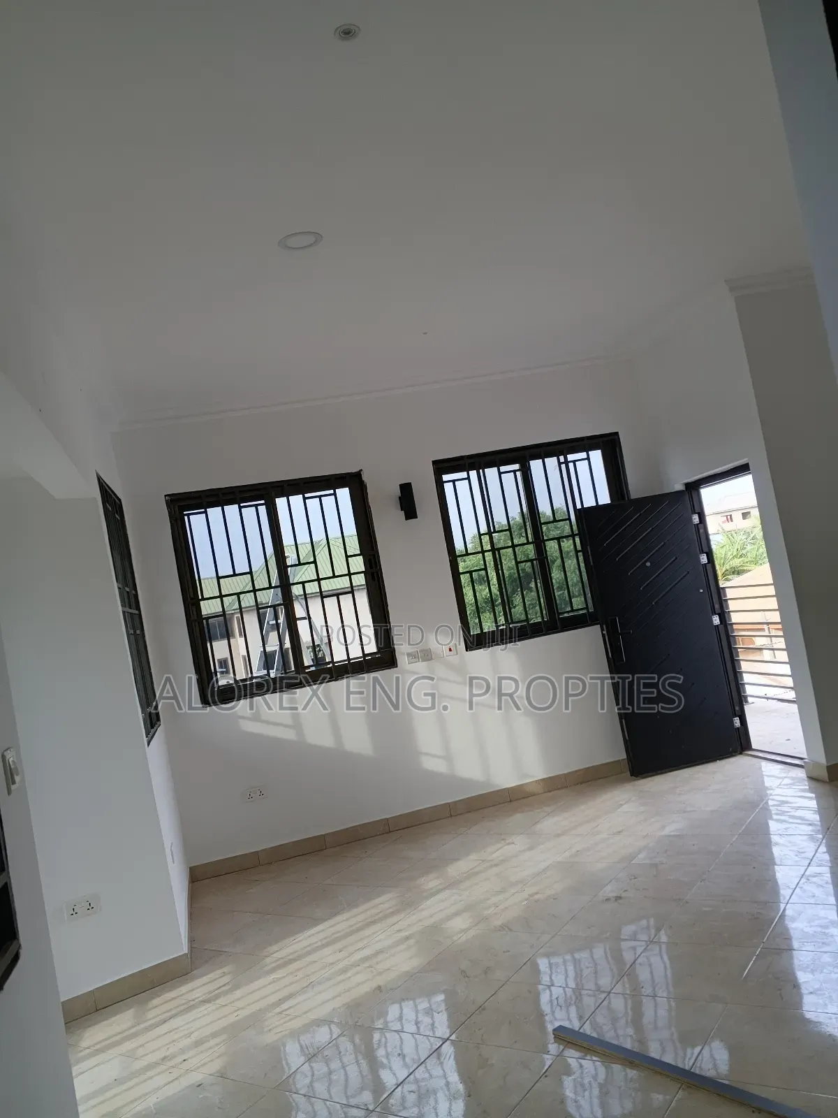 4bdrm Mansion in Adenta, Frafraha for rent