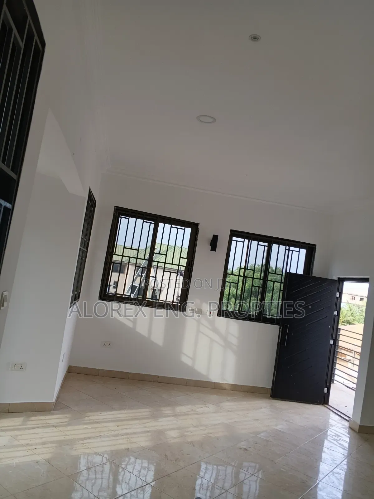 4bdrm Mansion in Adenta, Frafraha for rent