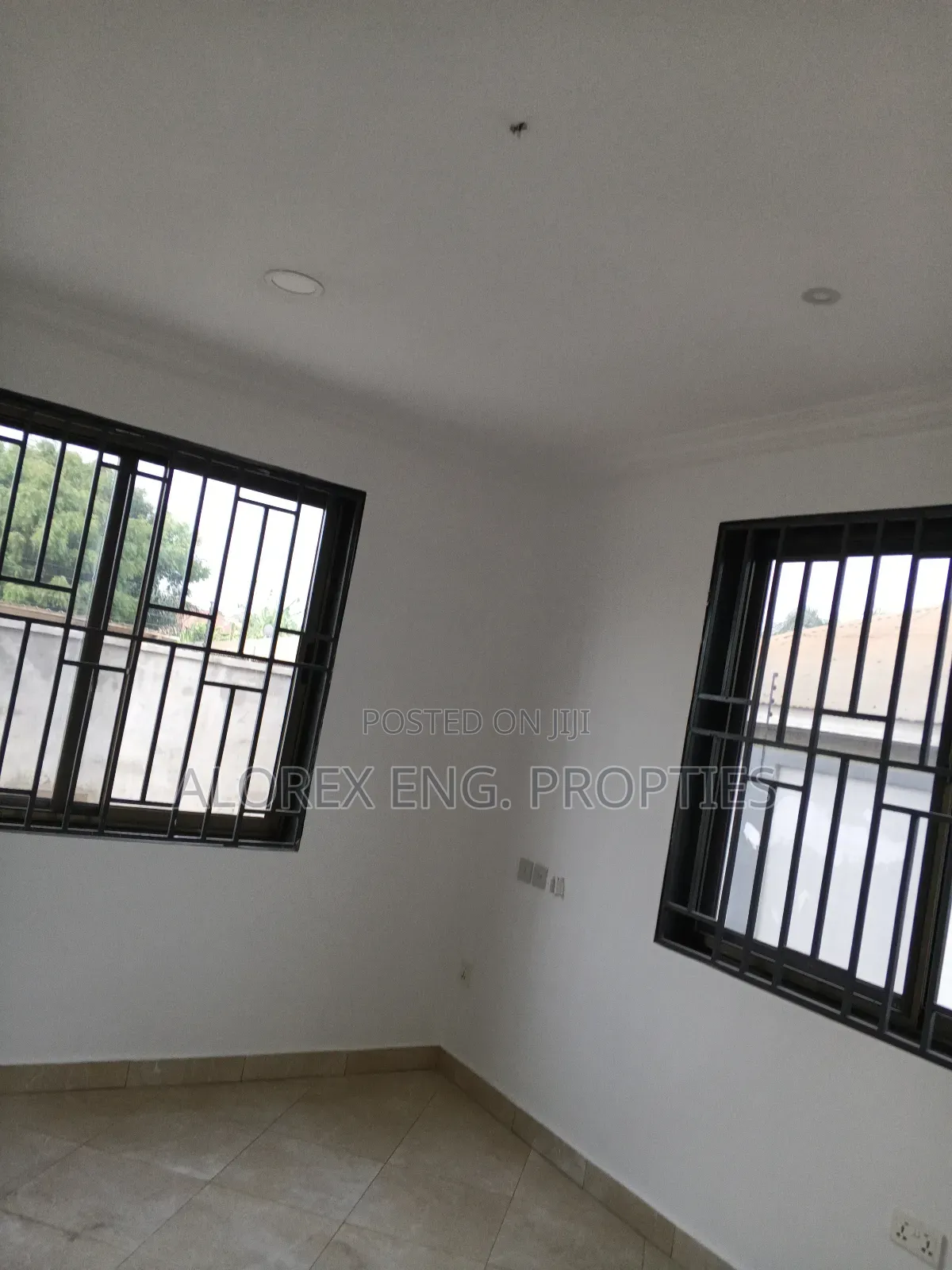 4bdrm Mansion in Adenta, Frafraha for rent