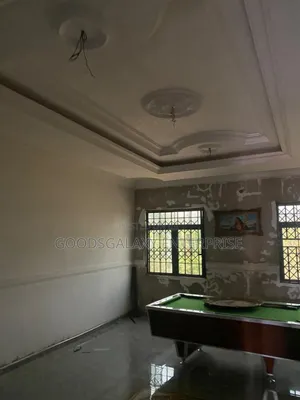 9bdrm House in Kumasi Metropolitan for sale