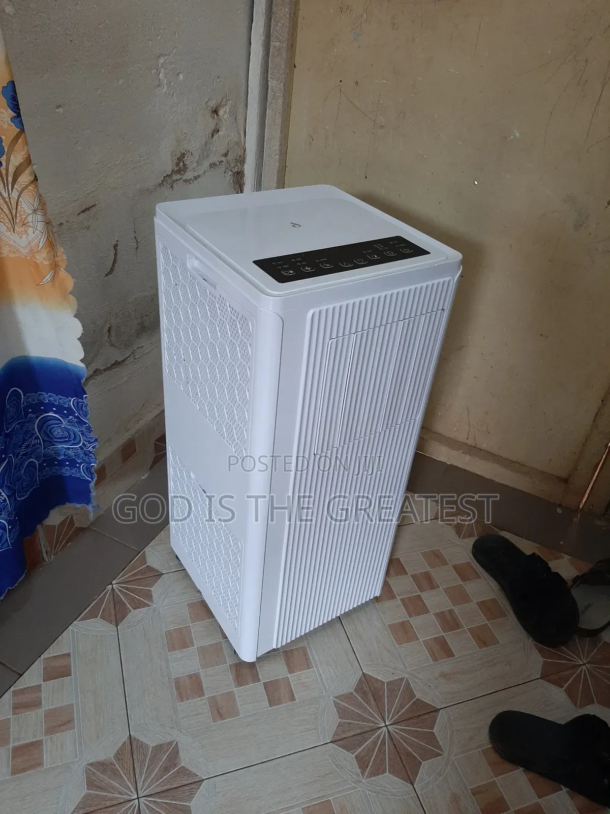 Enjoy Chilled Air in Your Room With 2.0hp Standing AC, Loc- Abuakwa