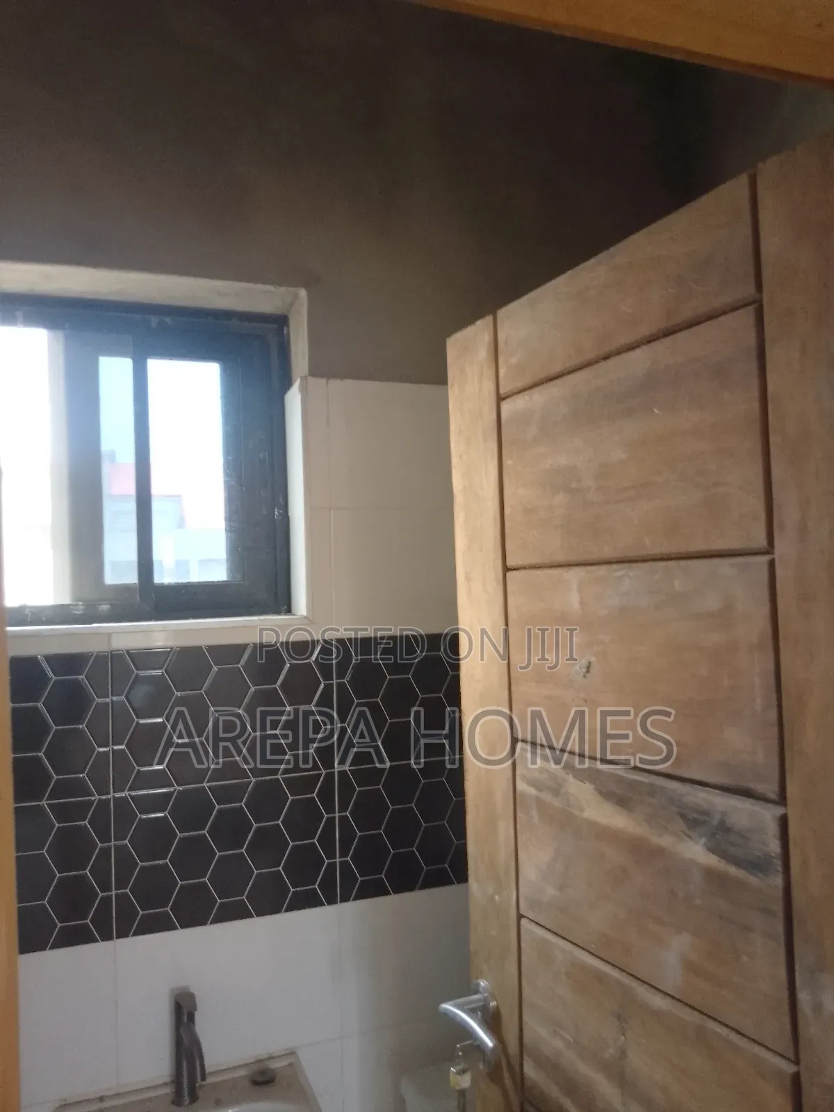 1bdrm Apartment in Arepa Homes, Madina for rent