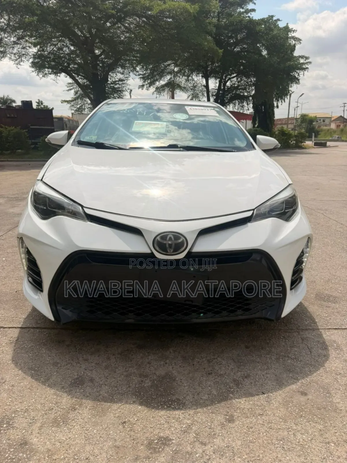 Toyota Corolla XSE (1.8L 4cyl 2A) 2019 White
