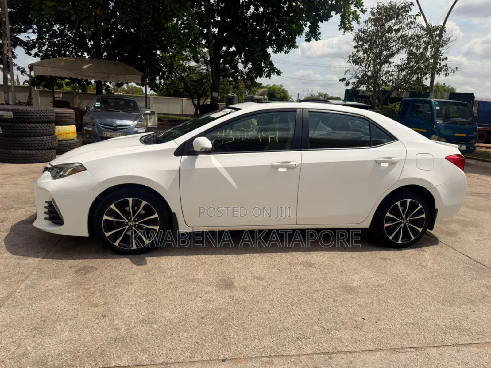 Toyota Corolla XSE (1.8L 4cyl 2A) 2019 White