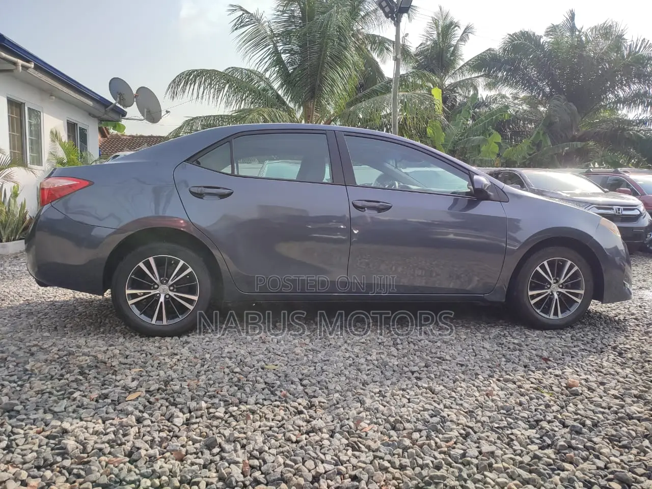 Toyota Corolla LE Eco (1.8L 4cyl 2A) 2018 Gray