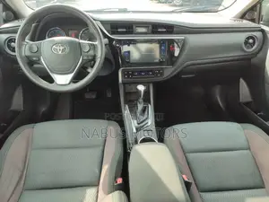 Toyota Corolla LE Eco (1.8L 4cyl 2A) 2018 Gray