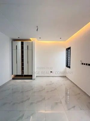 3bdrm House in Lakeside, Accra Metropolitan for sale