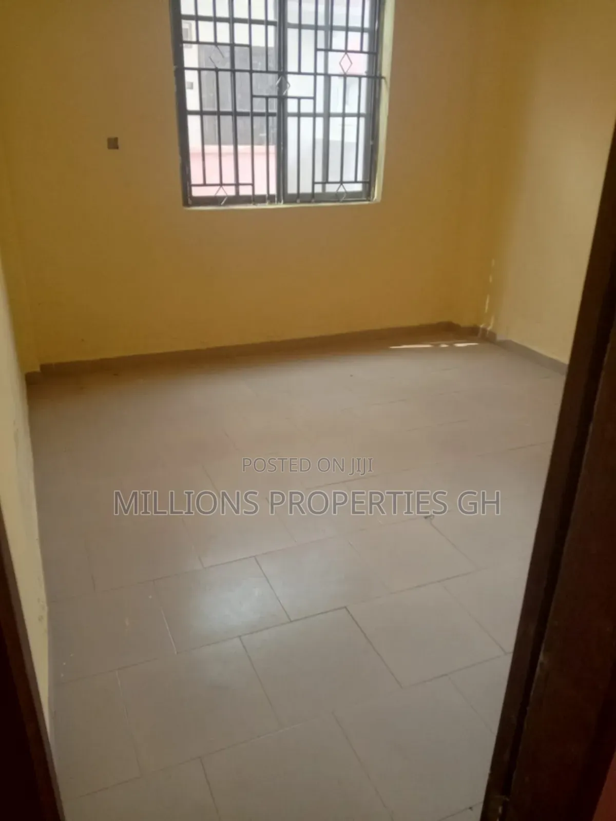 8bdrm Block of Flats in Millions Properties, Kumasi Metropolitan