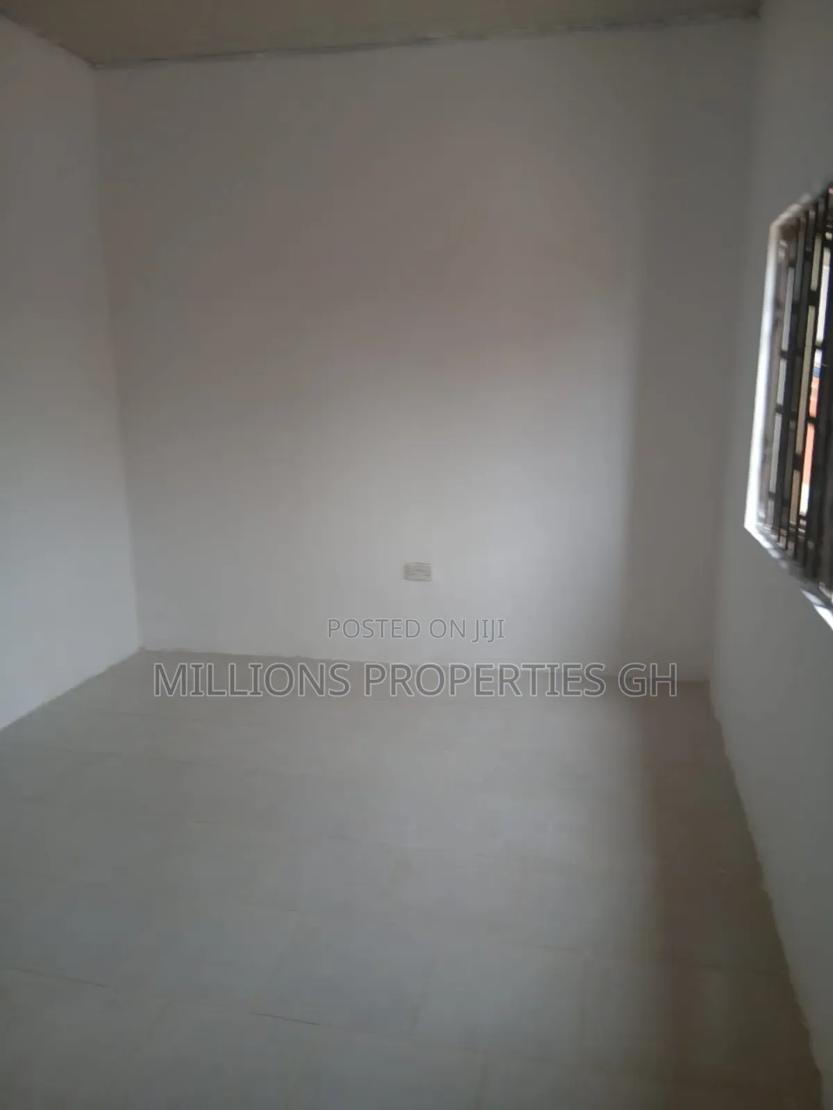 8bdrm Block of Flats in Millions Properties, Kumasi Metropolitan