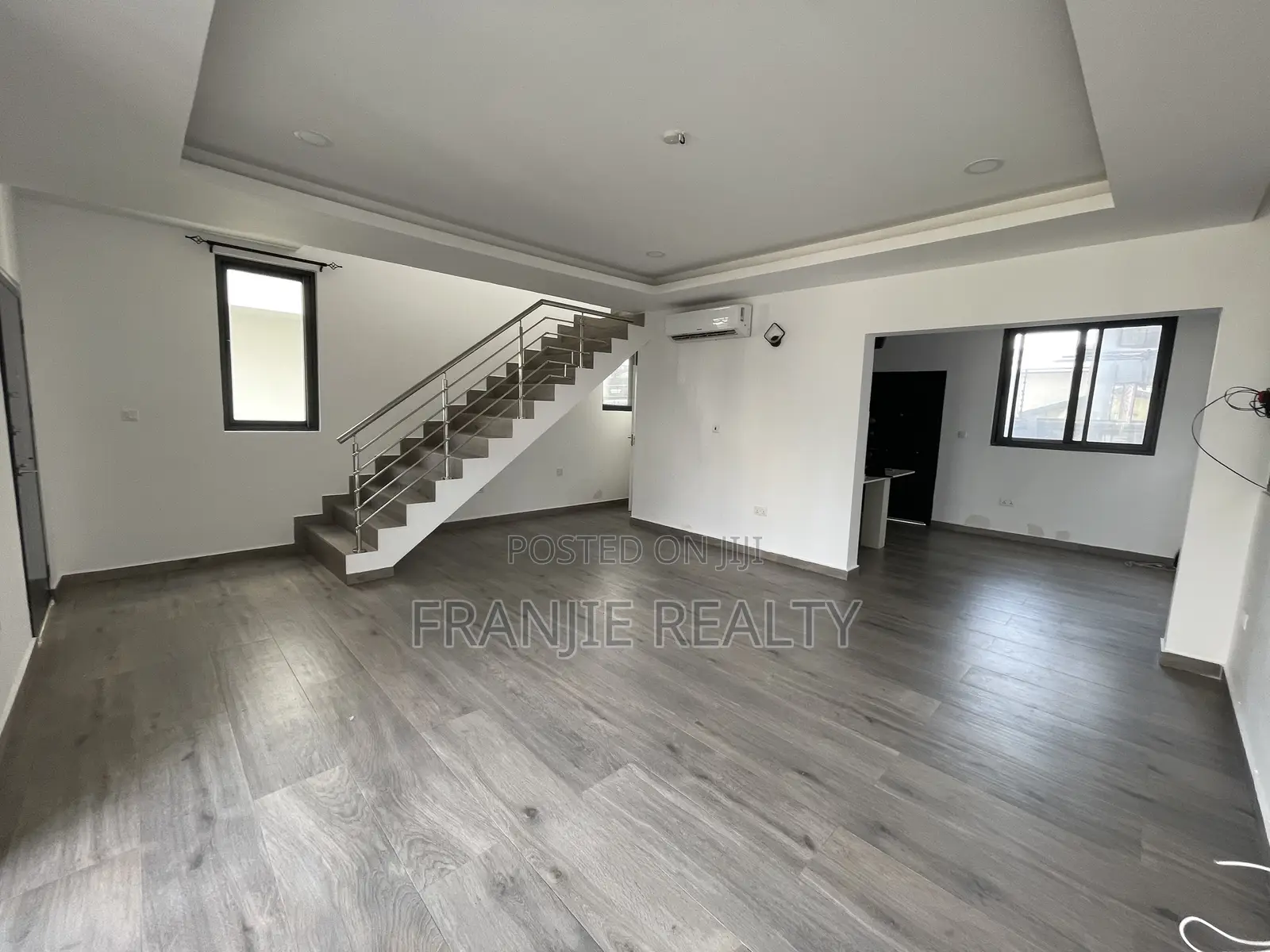 4bdrm Townhouse / Terrace in Franjie Realty, Tseaddo for rent