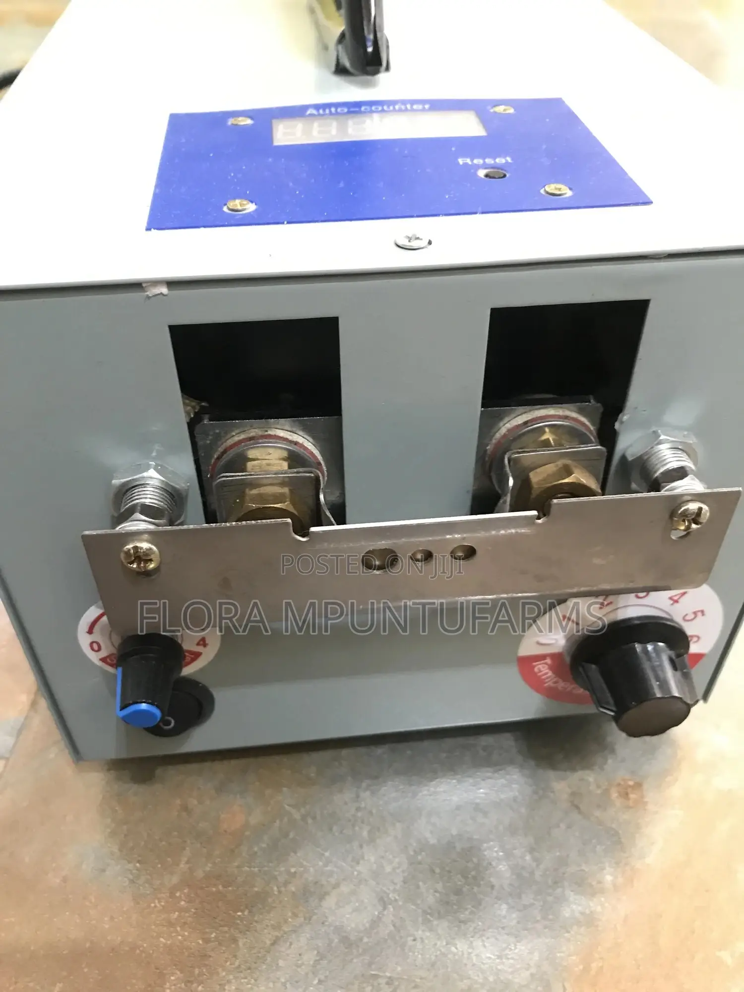Automatic Debeaker For Poultry