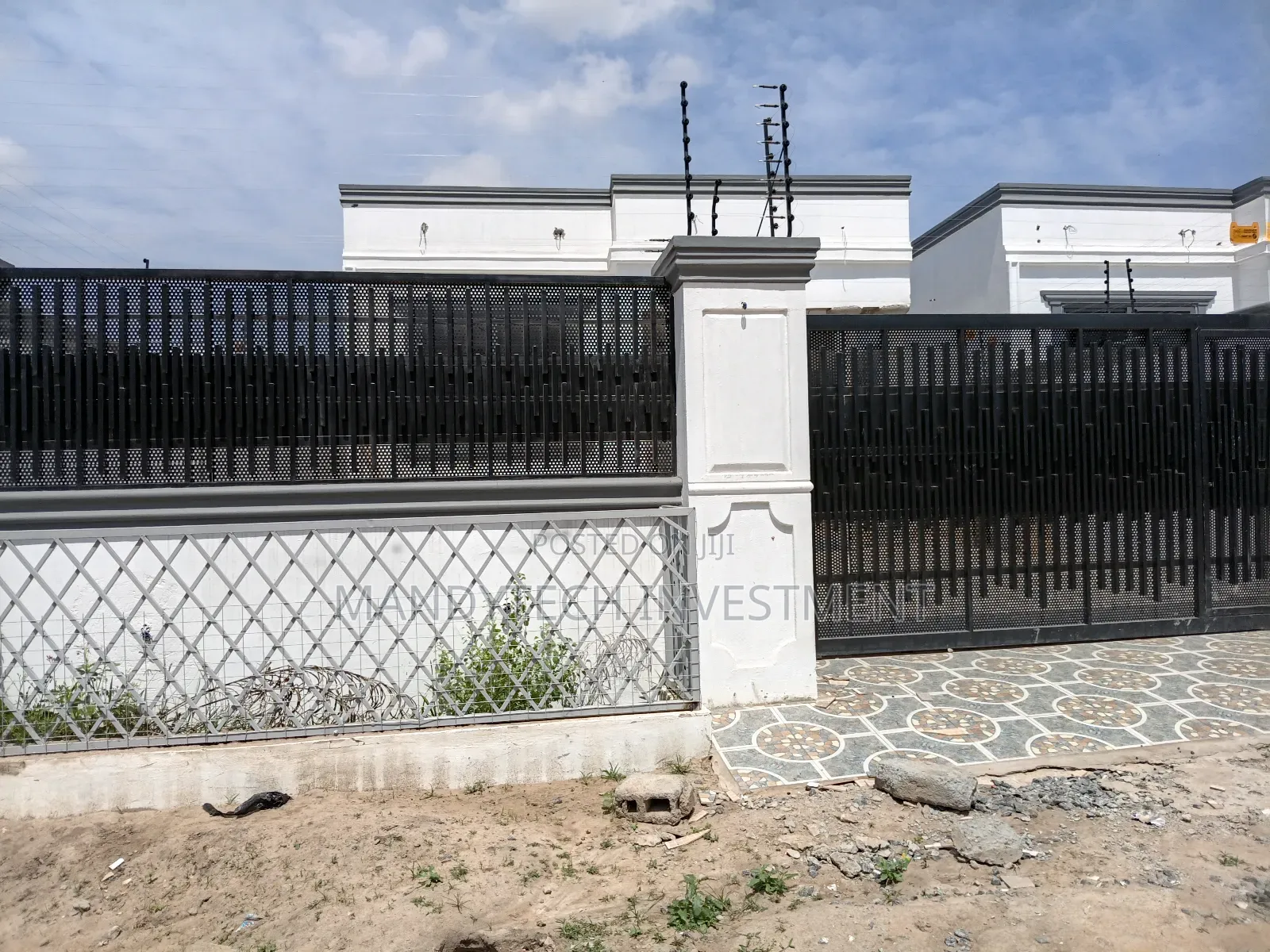 Luxurious 3 Bedroom House - Lakeside Com. 9