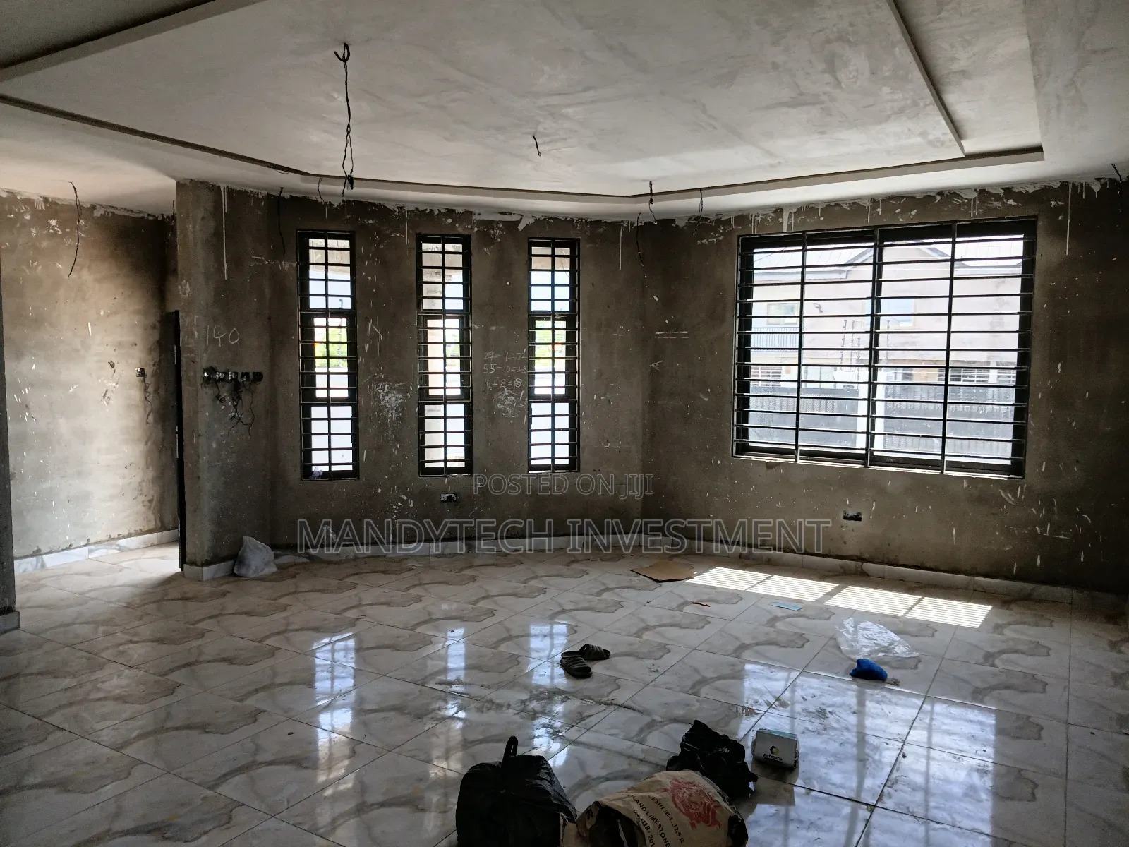 Luxurious 3 Bedroom House - Lakeside Com. 9