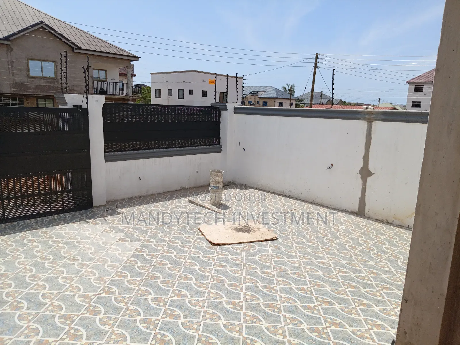 Luxurious 3 Bedroom House - Lakeside Com. 9