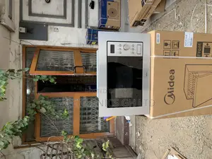 Grab Original Midea Inbuilt 17 Liters Electric Am717bs7 Microwave