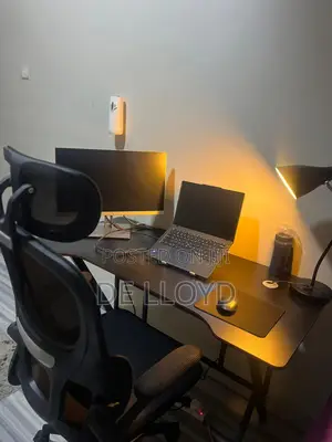 120 Cmtable and Office Chair