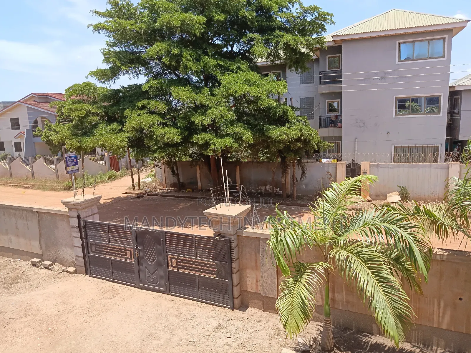 Spacious 11-bedroom Mansion For Sale At Ajiringanor