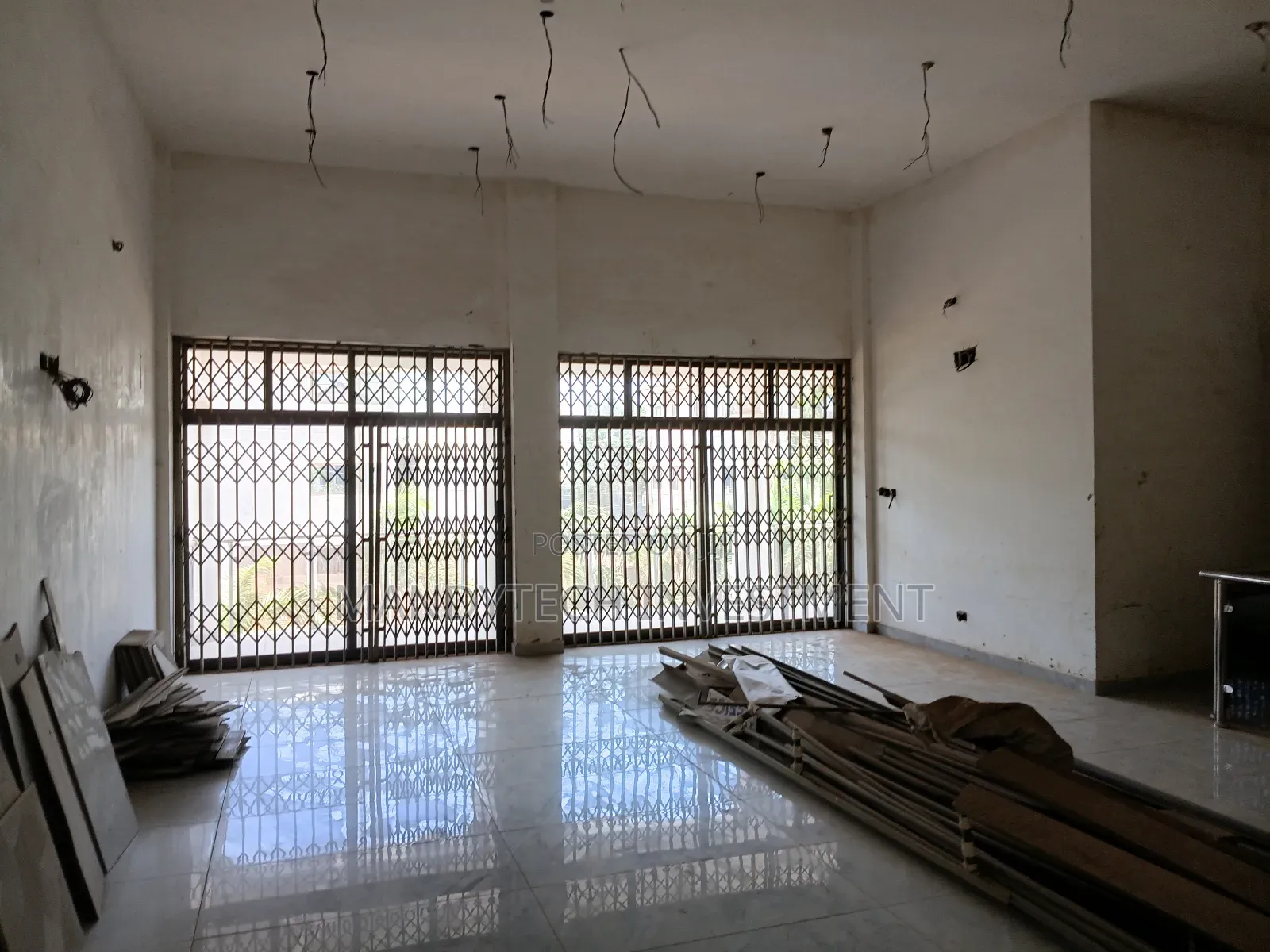 Spacious 11-bedroom Mansion For Sale At Ajiringanor