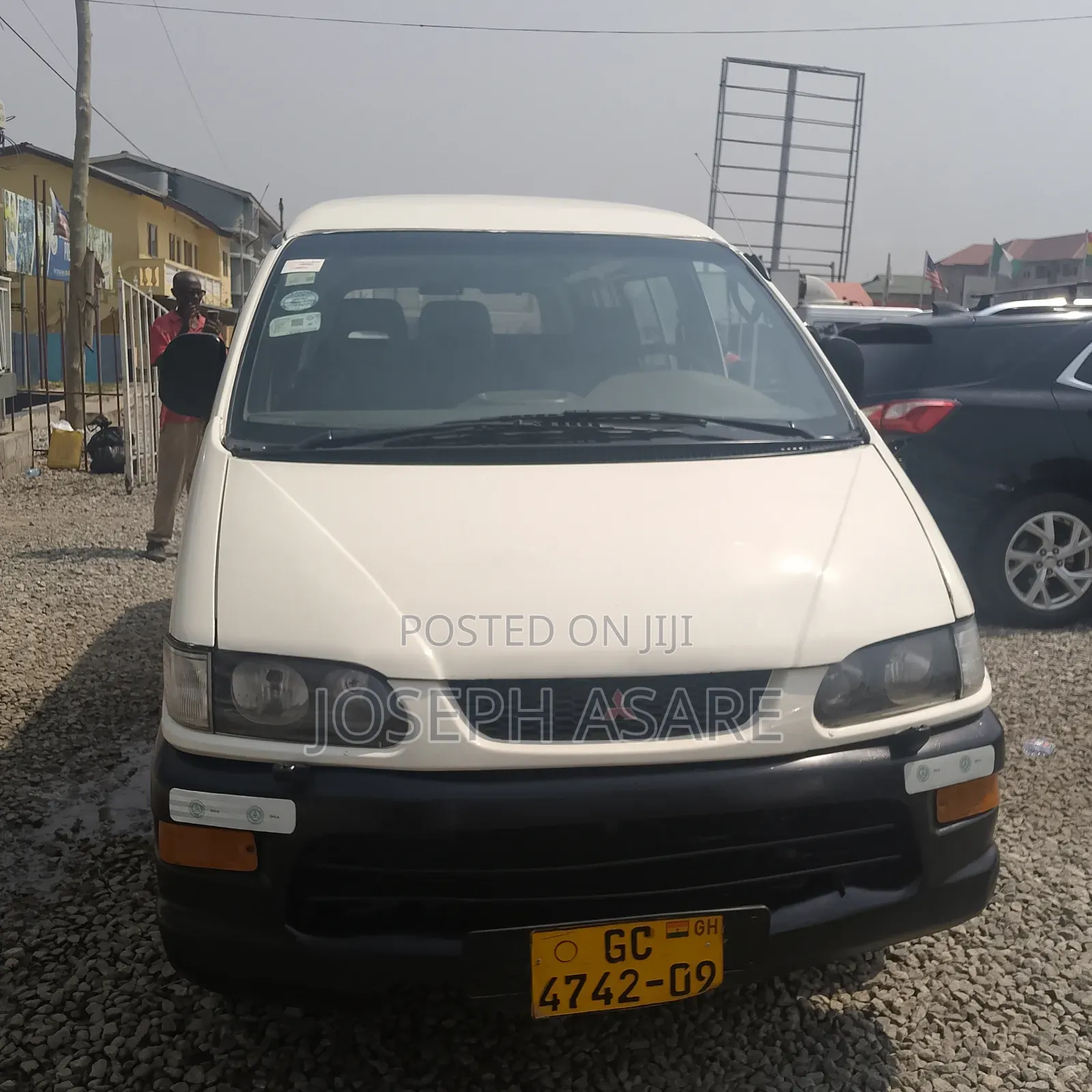 Mitsubishi L300 2000 White