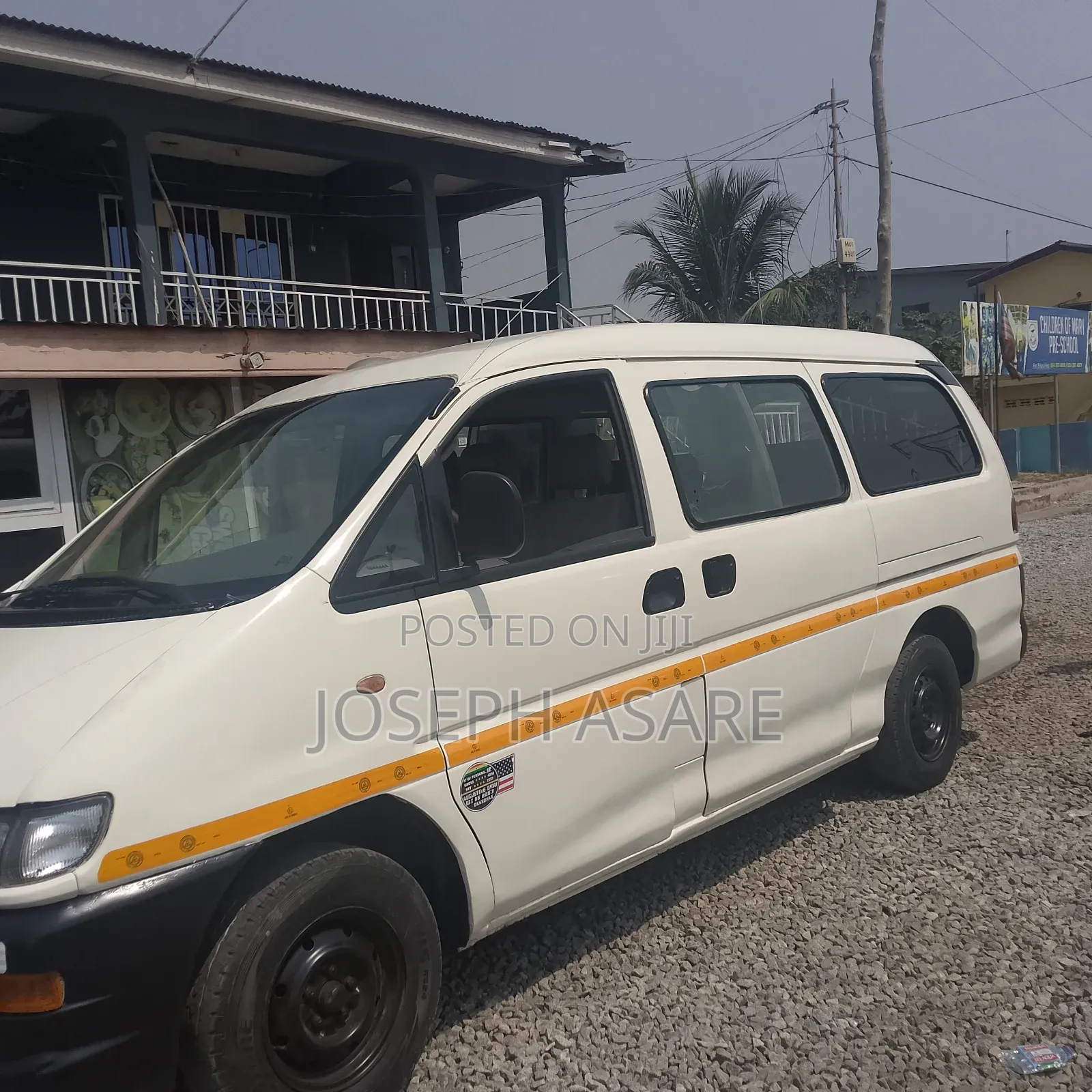 Mitsubishi L300 2000 White