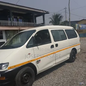 Mitsubishi L300 2000 White