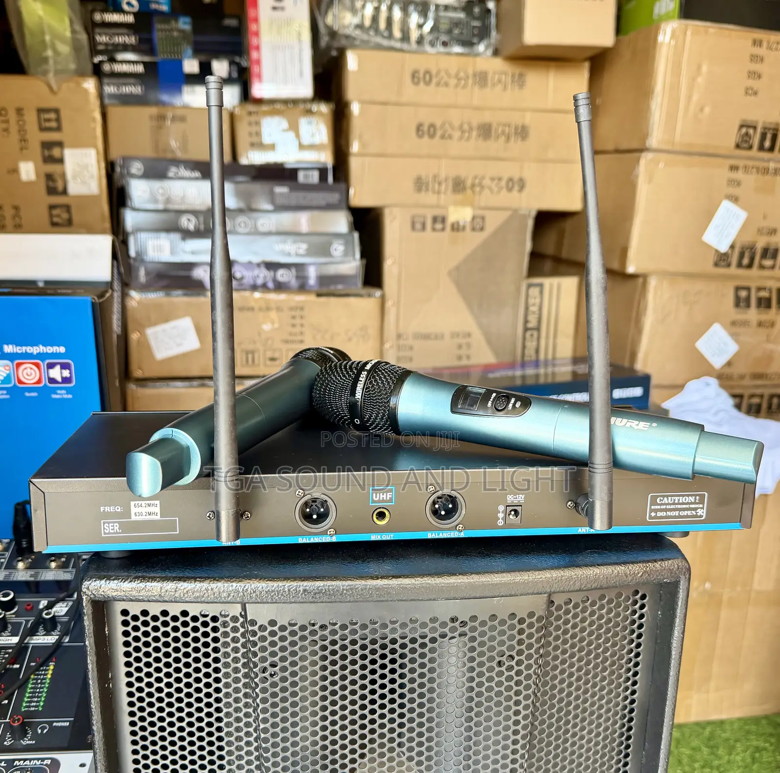 Shure U6800 Wireless Microphone Set