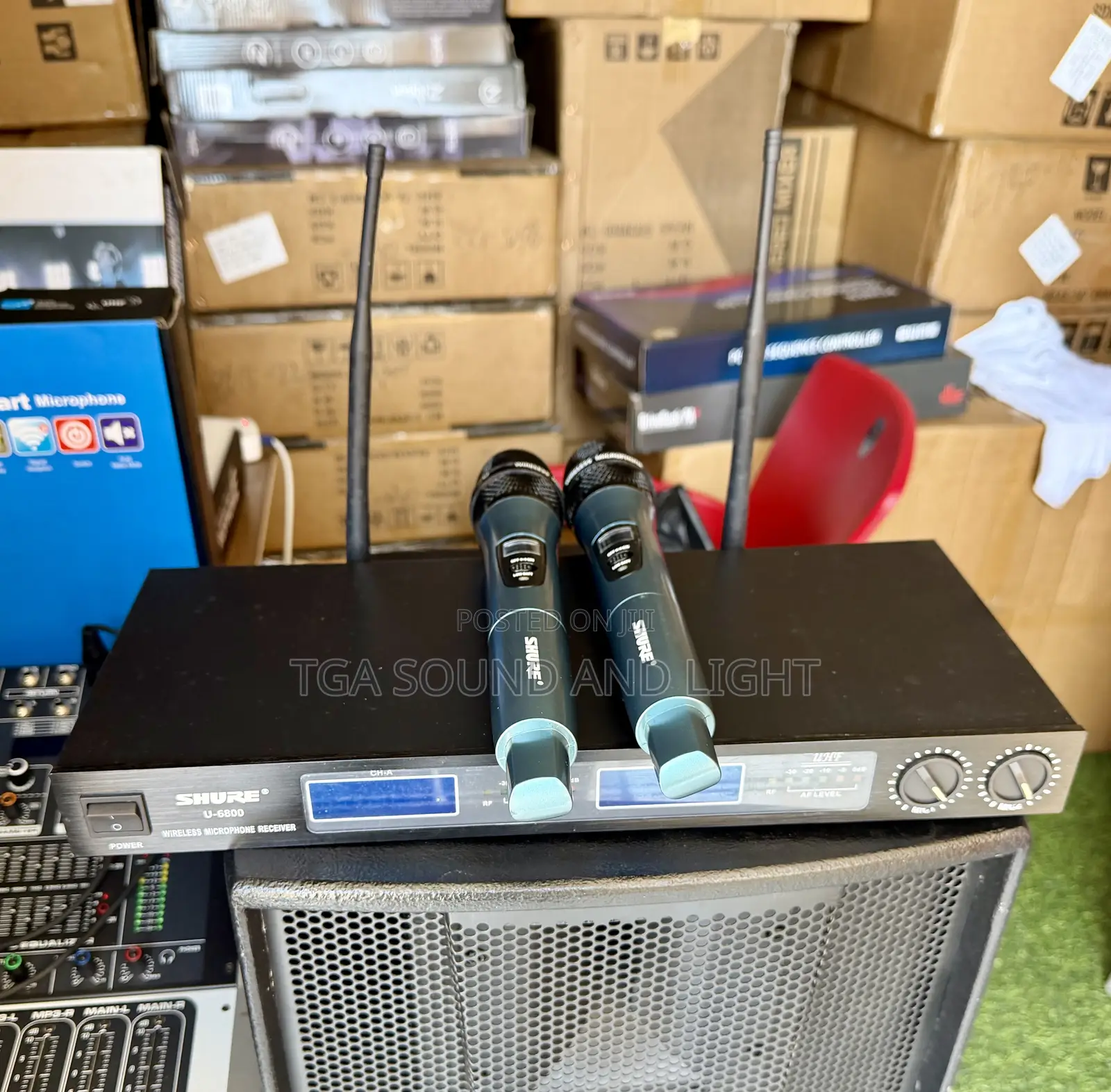 Shure U6800 Wireless Microphone Set