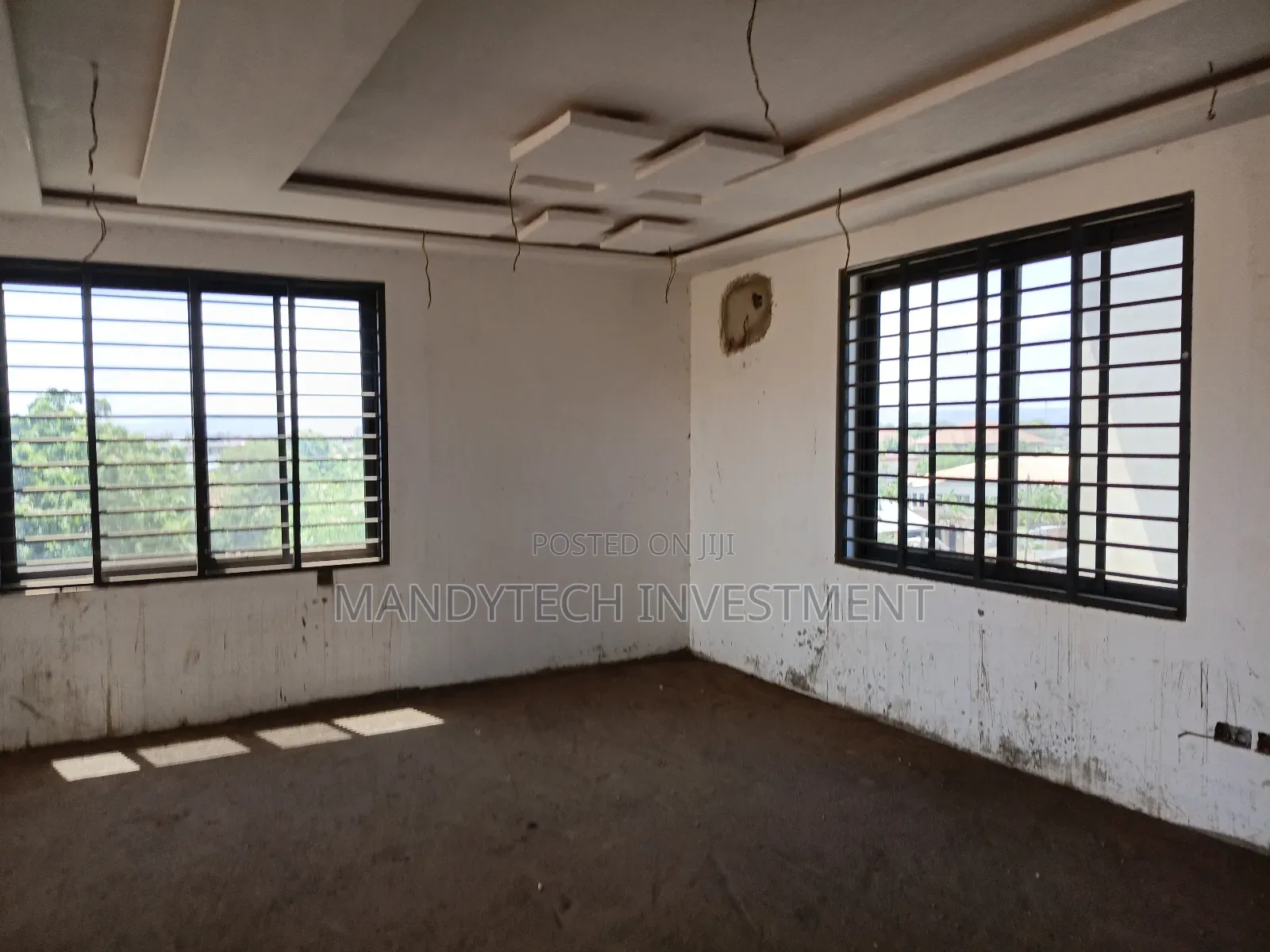 First-class 5 Bedroom Manson - New Legon