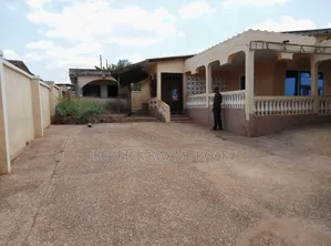 5bdrm House in Brother K Estate, Kumasi Metropolitan for sale