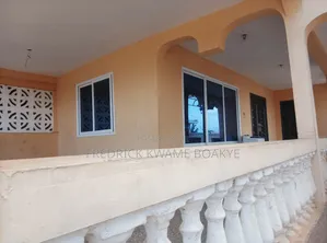 5bdrm House in Brother K Estate, Kumasi Metropolitan for sale