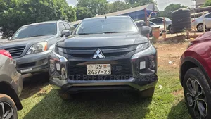 Mitsubishi L200 2023 Gray