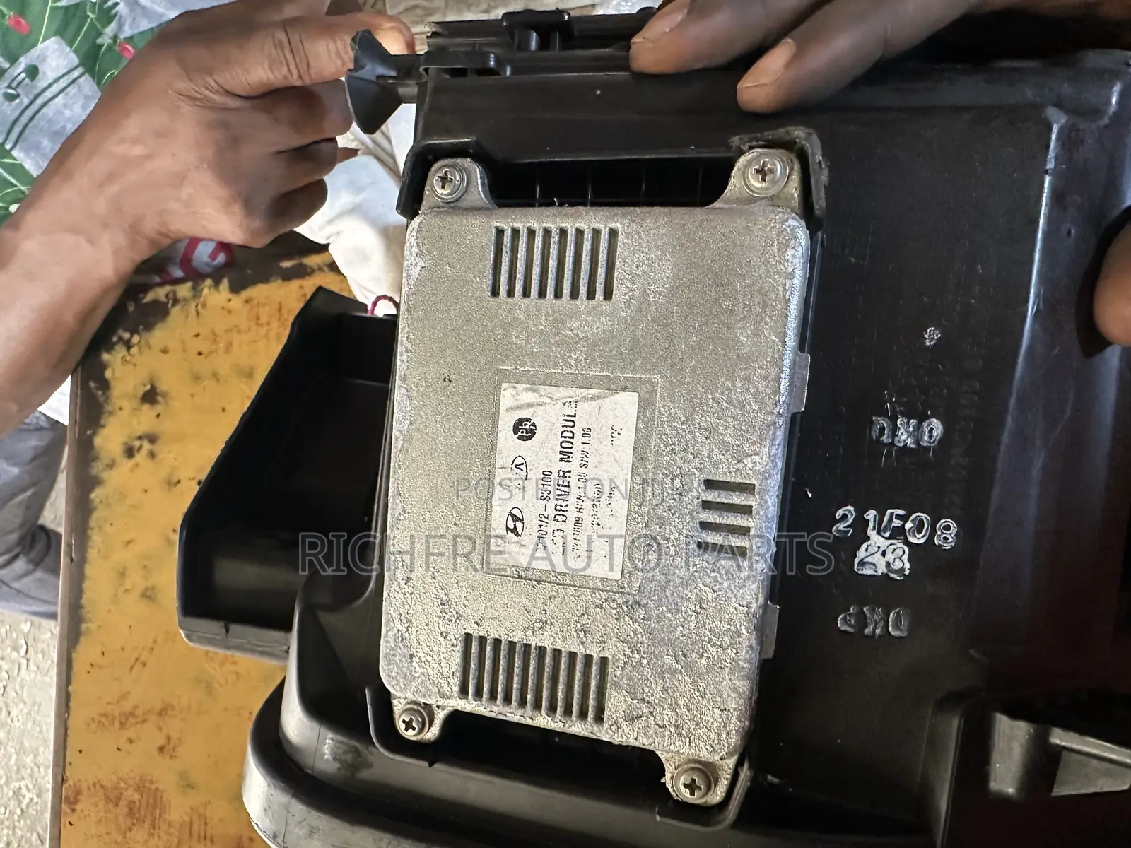 Hyundai Santa Fe 2019 2020 Headlight Double Yoke