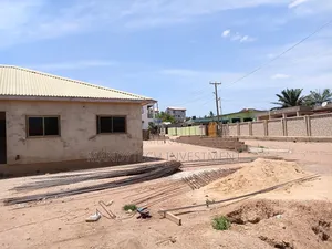 5 Bedroom Manson - Adenta Housing Down