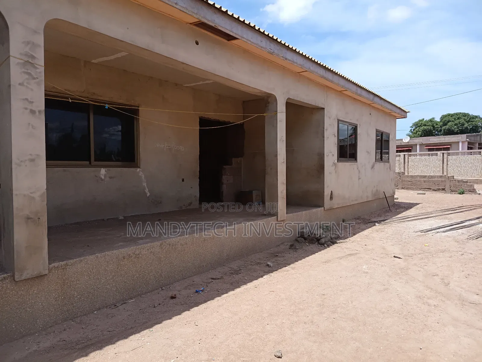 5 Bedroom Manson - Adenta Housing Down